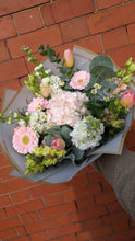 Load image into Gallery viewer, Florist Choice