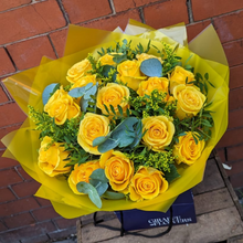 Load image into Gallery viewer, Yellow Rose Bouquet
