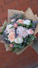 Load image into Gallery viewer, Sustainable Florist Choice
